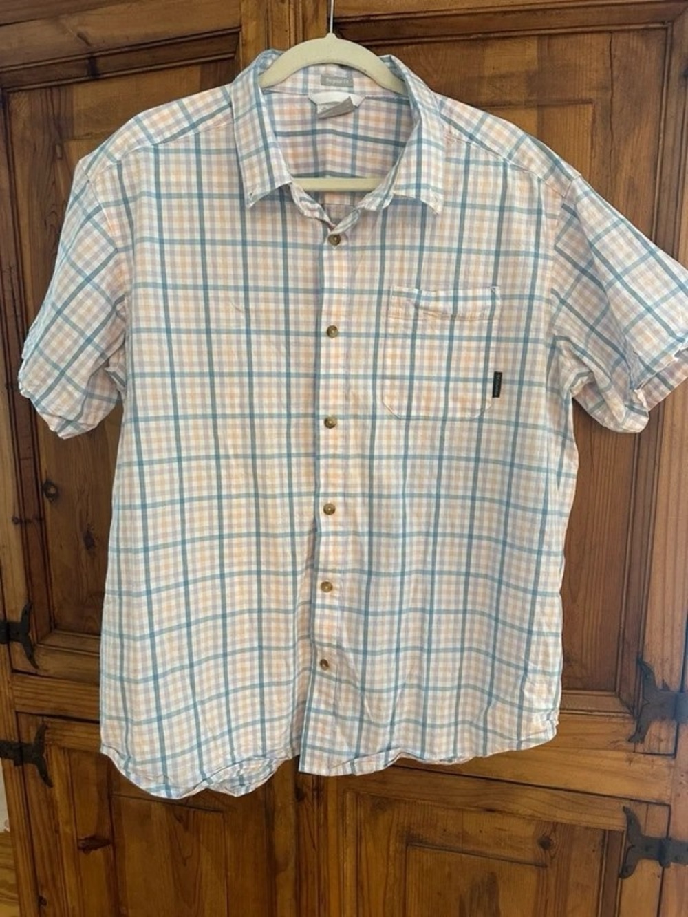 Men's Short-Sleeve Plaid Button-Up Shirt in Light Blue and Peach